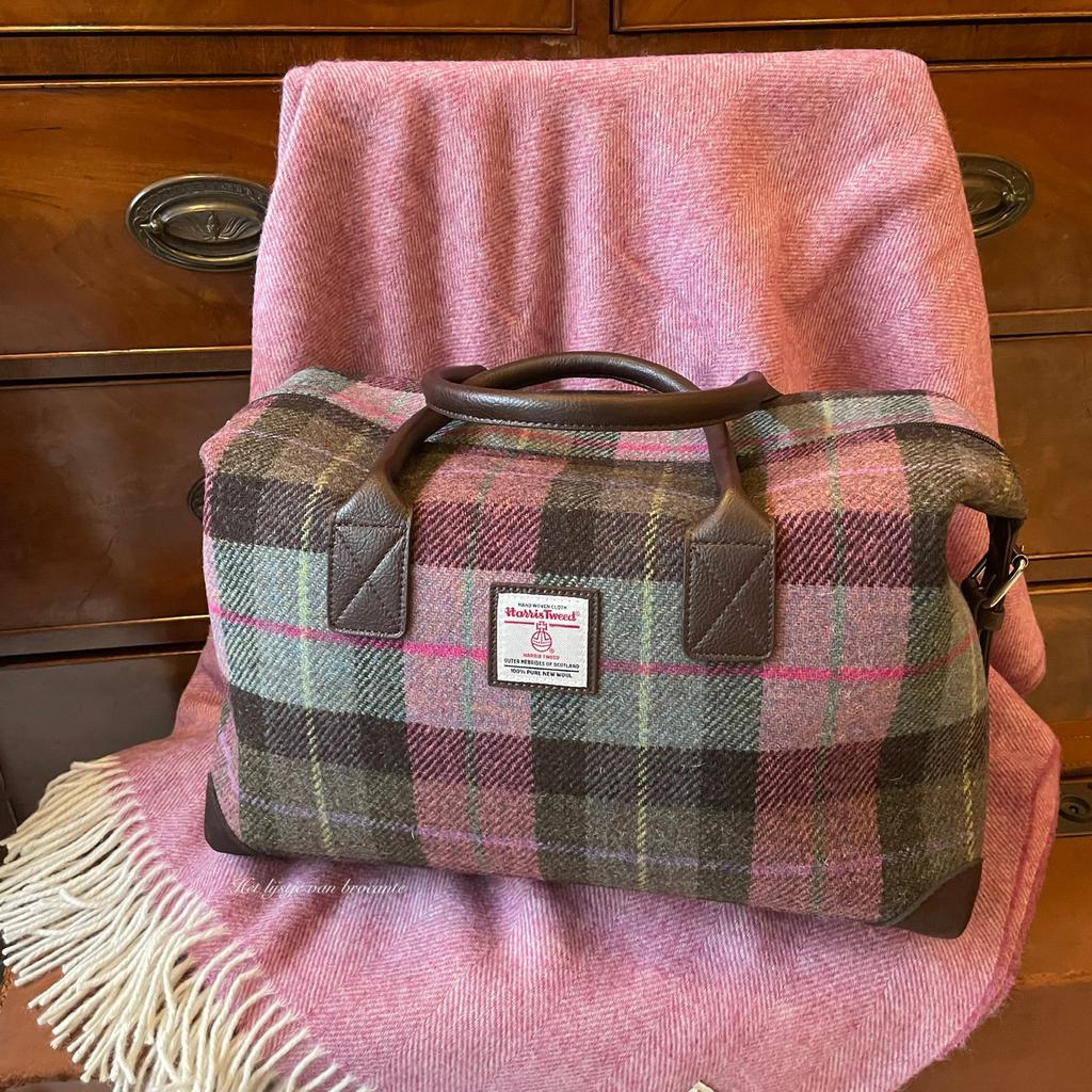 Schotse Harris Tweed weekend tas MacLeod pink, Westdijk 41 3241 GT Middelharnis, Info@lijstjevanbrocante.nl, Ophalen of Verzenden