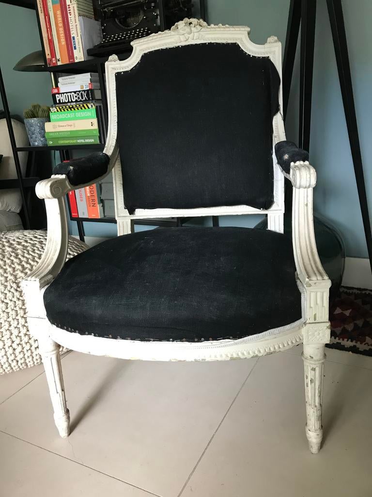 Antieke Louis XVI fauteuil, Ophalen