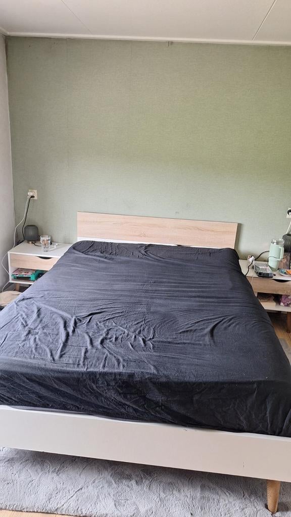 Bedframe met nachtkastjes Delta lijn Leenbakker, Ophalen