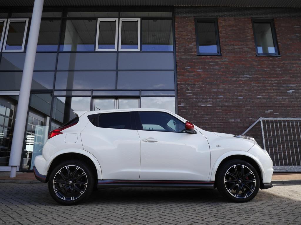 Nissan Juke 1.6 Turbo NISMO | 200 PK | Achteruitrijcamera |, Auto's, Nissan, Voorwielaandrijving, Gebruikt, 4 cilinders, Wit