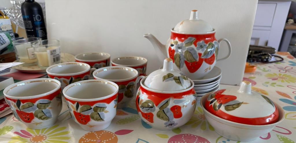 Oekraiens Theeservies “aardbei”, Ophalen of Verzenden