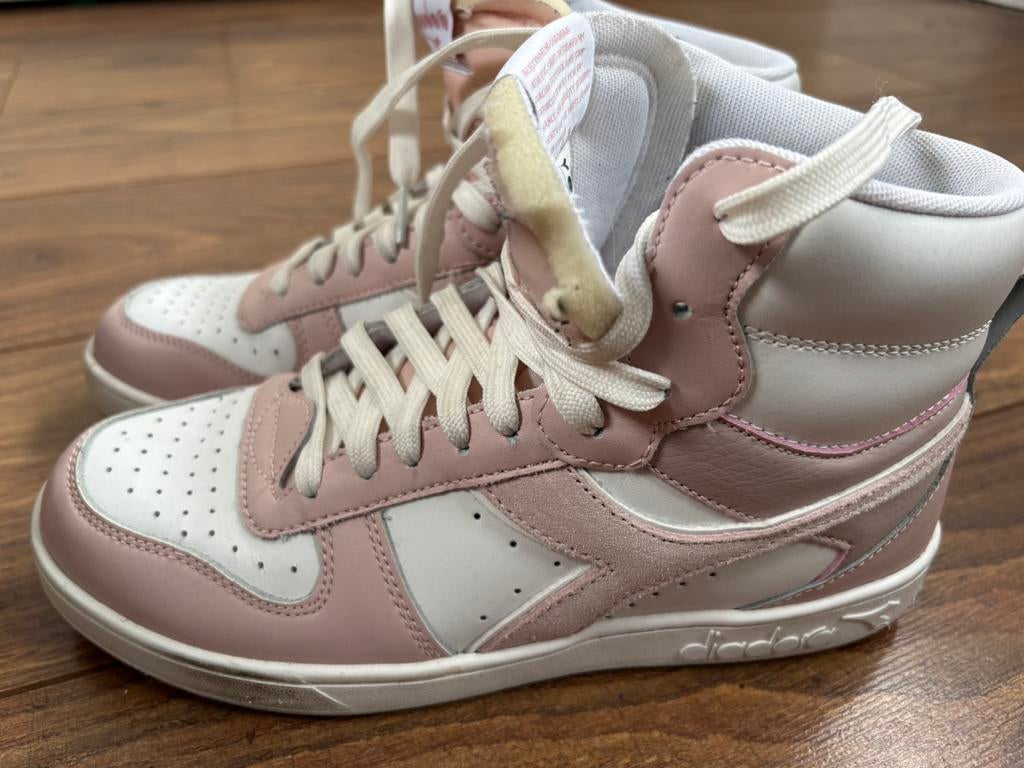 Mooie Diadora sneakers hoog, Ophalen of Verzenden, Roze, Sneakers of Gympen, Zo goed als nieuw