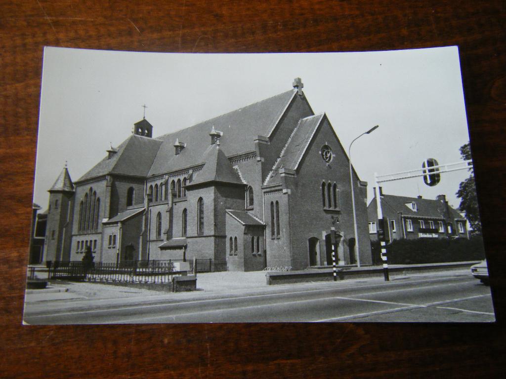 T37 - Westervoort - Kerk - Mooi/Oud, Ophalen of Verzenden, 1940 tot 1960, Gelderland
