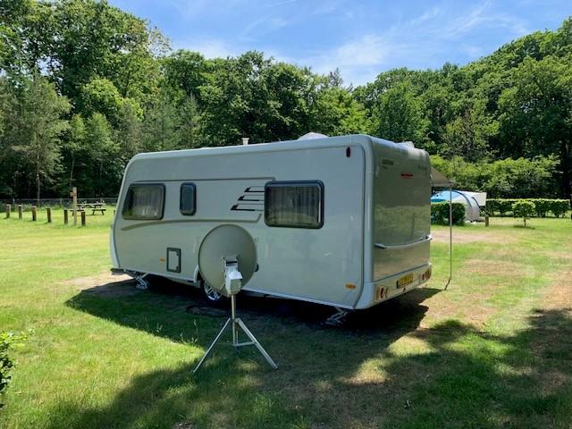 Eriba ENL 442 NOVA LIGHT 442 DELIGHT met vele extra's TV,ESV, Autobedrijf Esberg B.V., Vast bed, Info@autobedrijfesberg.nl, 6 tot 7 meter