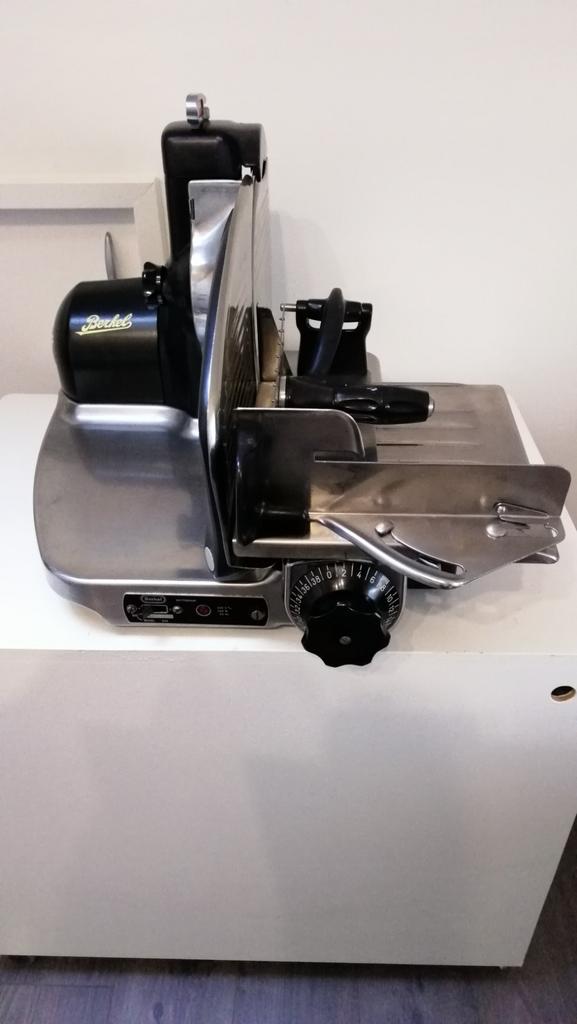 Berkel snijmachine, Ophalen, Nieuw
