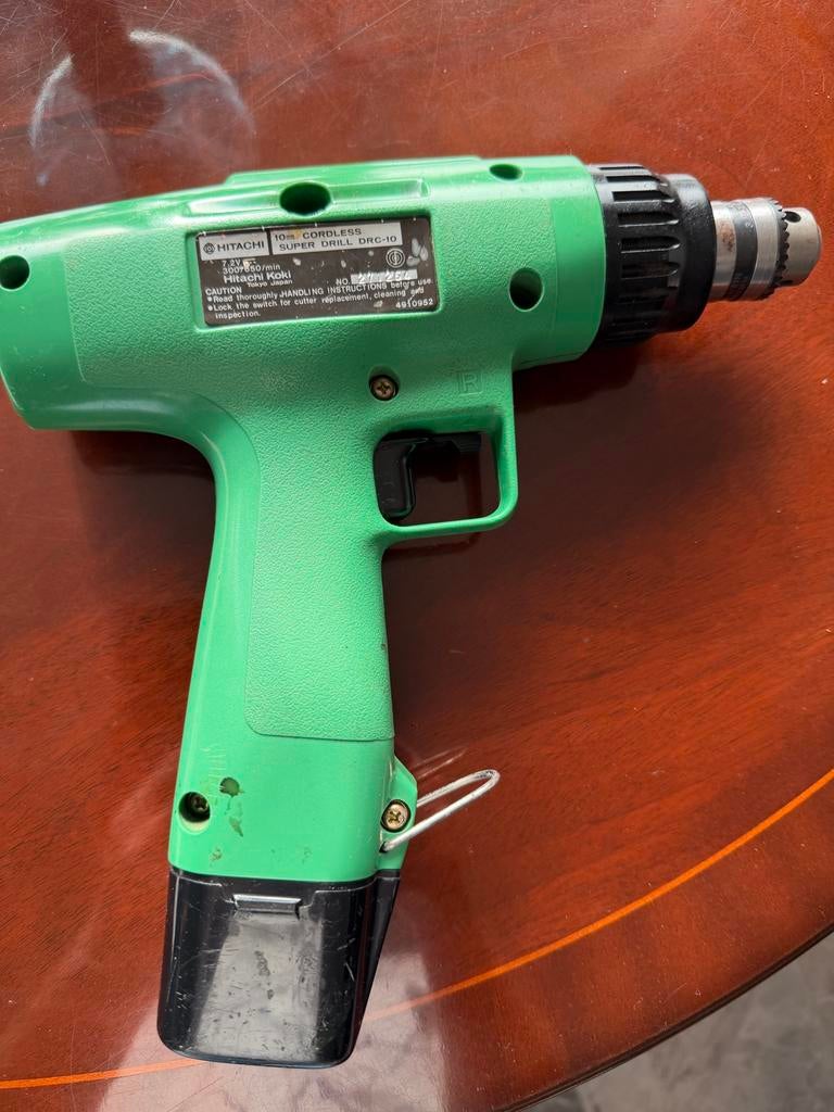 Hitachi 10mm Cordless Super Drill DRC-10 met lader, Boormachine, Gebruikt, Variabele snelheid, Ophalen of Verzenden