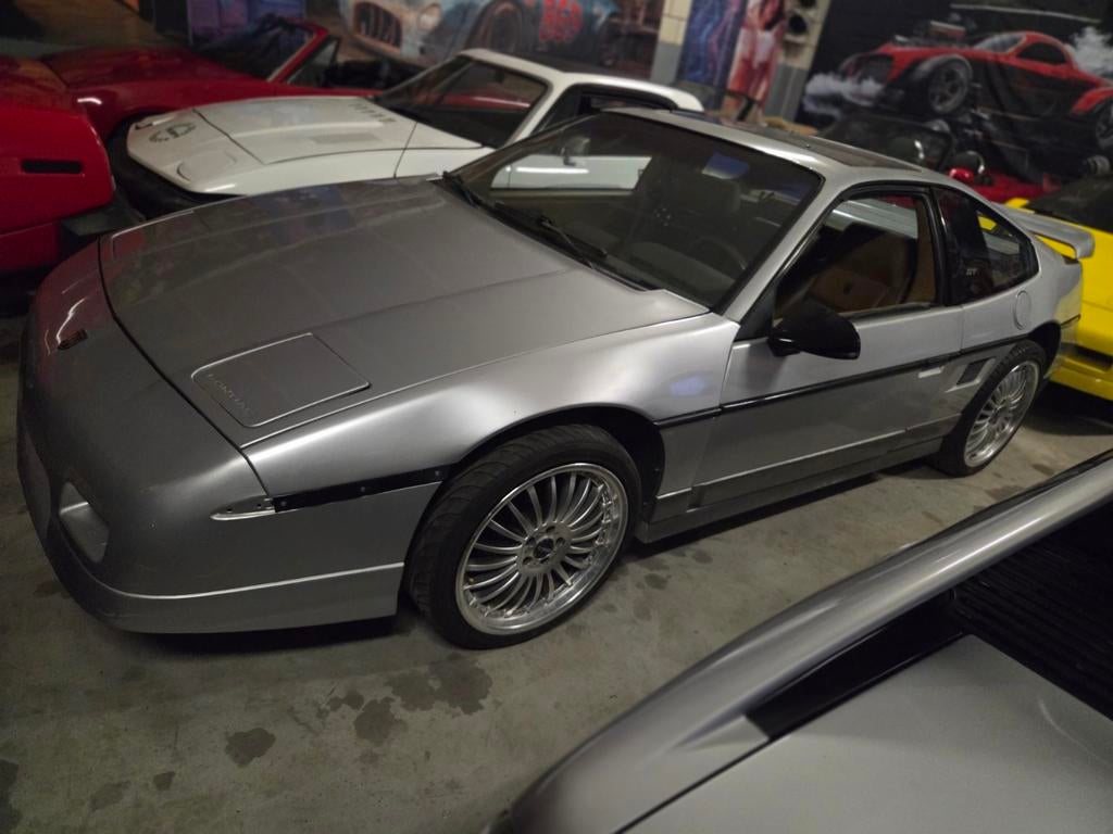Pontiac Fiero 2.8 GT 1986 Grijs komt uit verzameling., Auto's, Pontiac, 454 kg, Overige modellen, Leder, Bruin