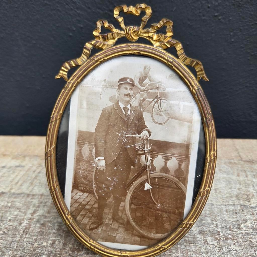 Antiek Art Nouveau Fotolijstje met Strik - Ovaal Messing, Antiek en Kunst, Ophalen of Verzenden