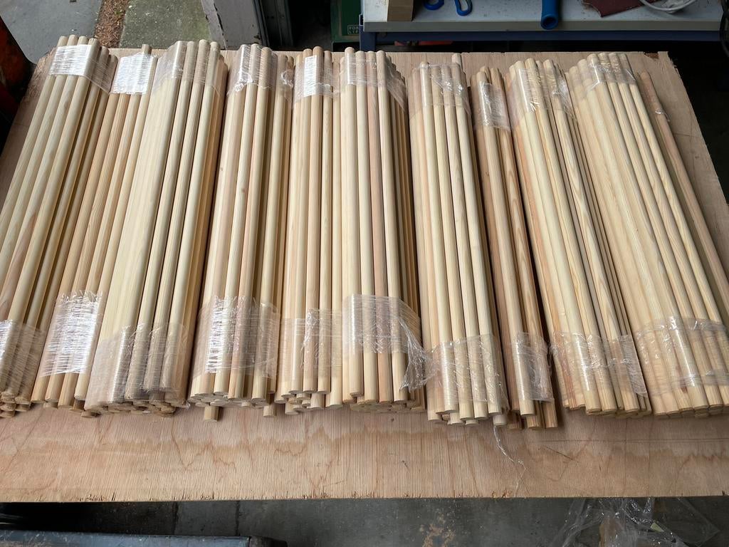 Partij 230x grenen stok rondhout, Ophalen, Zo goed als nieuw, Materiaal