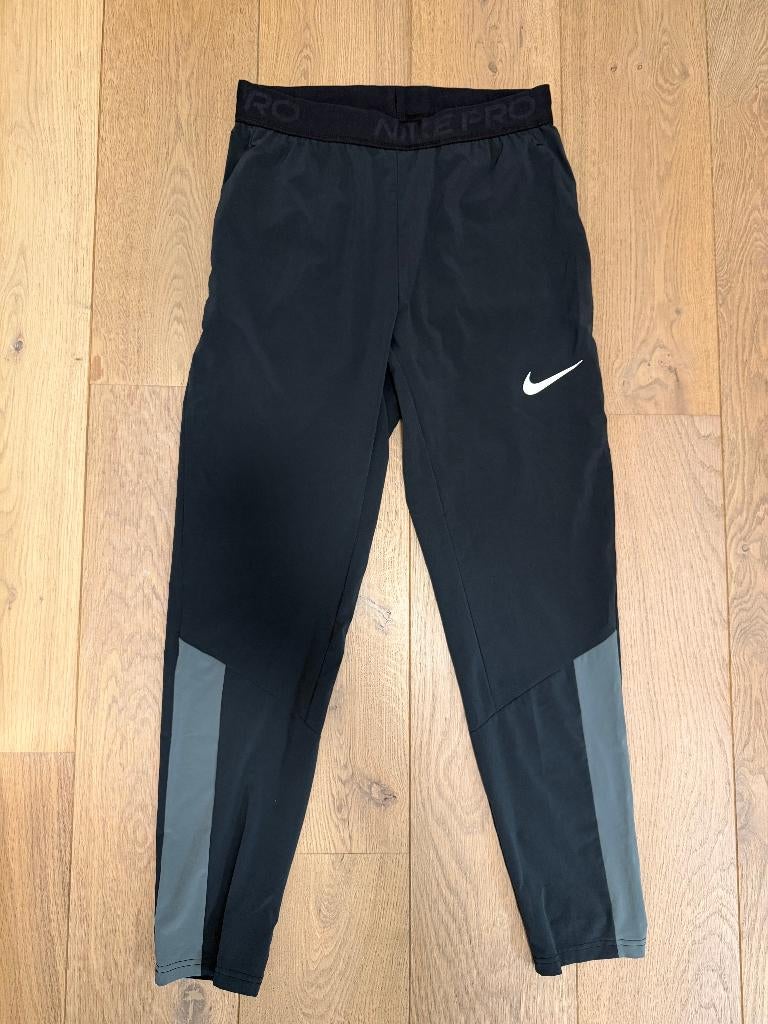 Nike lichte sportbroek – maat S, Kleding | Heren, Sportkleding, Zo goed als nieuw, Algemeen, Maat 46 (S) of kleiner, Zwart, Ophalen of Verzenden
