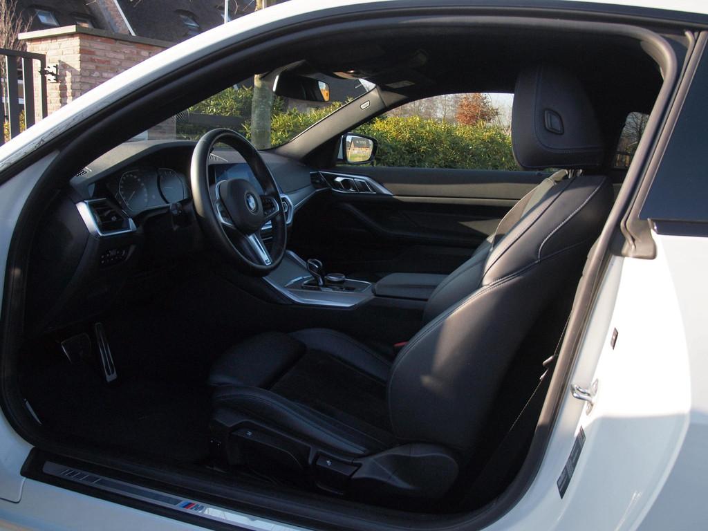 BMW 4-serie Coupé 420i | M-Pakket | Camera | Sfeerverlichti, Automaat, 1998 cc, Gebruikt, 4 stoelen