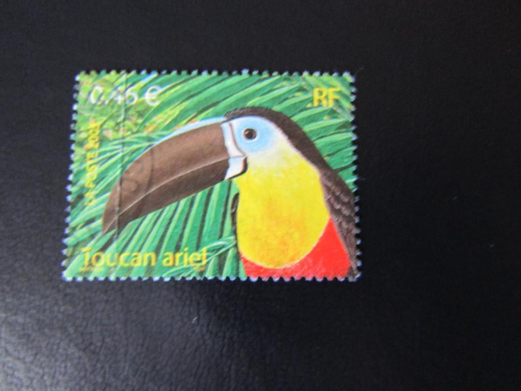 Postzegel Vogel: Groefsnavel-Toekan uit Frankrijk, Postzegels en Munten, Ophalen of Verzenden, Gestempeld, Dier of Natuur