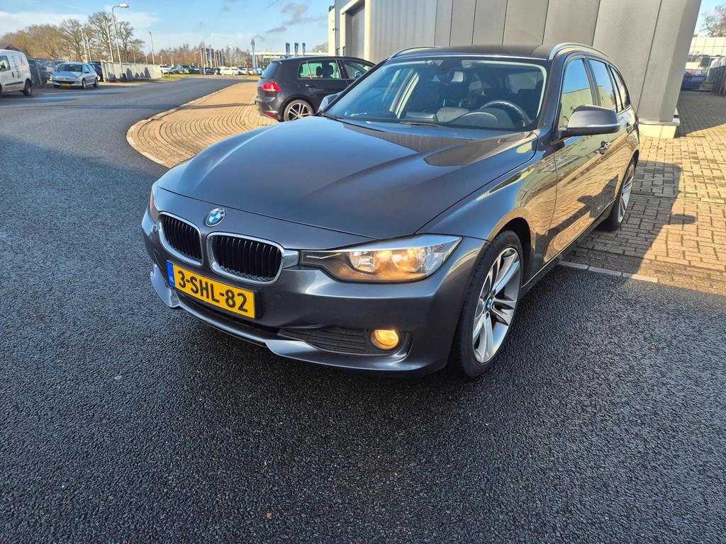 BMW 3-serie Touring 318d Upgrade GERESERVEERD!, Automaat, Achterwielaandrijving, Zwart, Leder