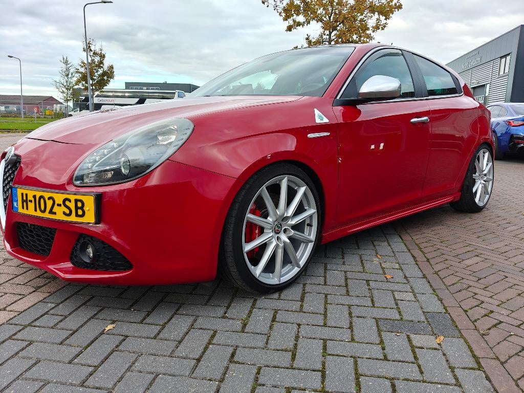 Alfa Romeo Giulietta 1.750 TBI - 345pk!!!, Auto's, Alfa Romeo, 4 cilinders, Leder en Stof, Handgeschakeld, Particulier