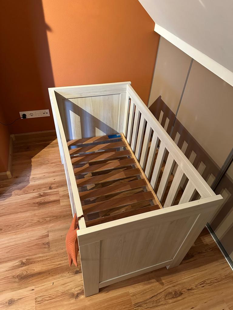 Ledikant en commode, Kinderen en Baby's, Ophalen of Verzenden, Zo goed als nieuw, Ledikant