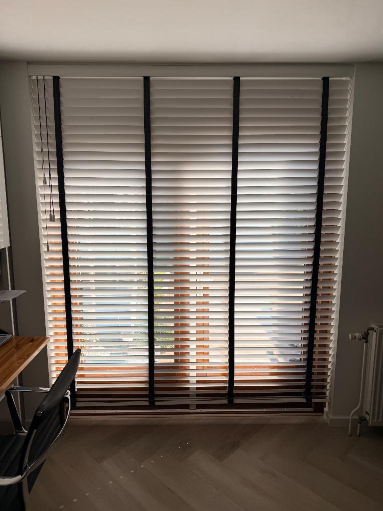 Witte jalouzie te koop, Huis en Inrichting, Stoffering | Gordijnen en Lamellen, Ophalen, Gebruikt, 200 cm of meer, Wit