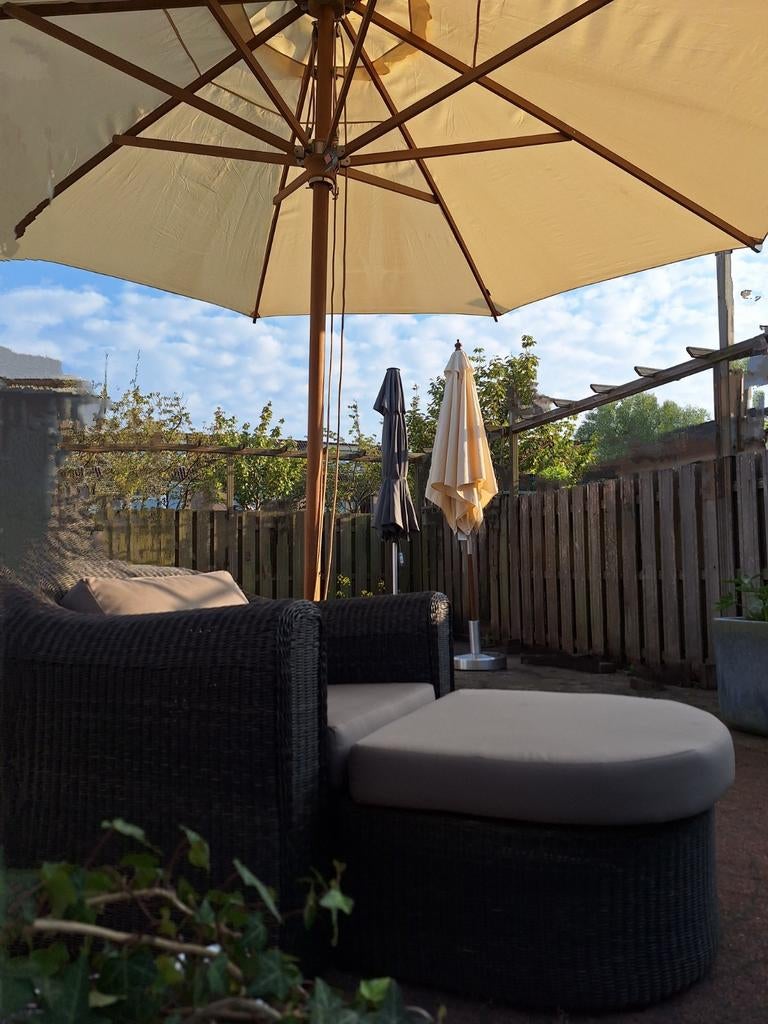 Een Borek! Loungestoel incl. voetenbank. Bali, Zgan/nieuw, Ophalen, Zo goed als nieuw, Wicker