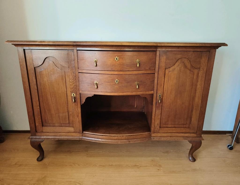 Antieke commode queen ann style - dressoir antiek hout, Kinderen en Baby's, Kinderkamer | Commodes en Kasten, Zo goed als nieuw