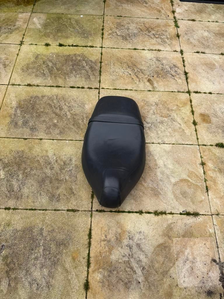 Gilera Runner 125/180 DD zadel, Fietsen en Brommers, Brommeronderdelen | Scooters, Ophalen of Verzenden, Zo goed als nieuw, Zadel