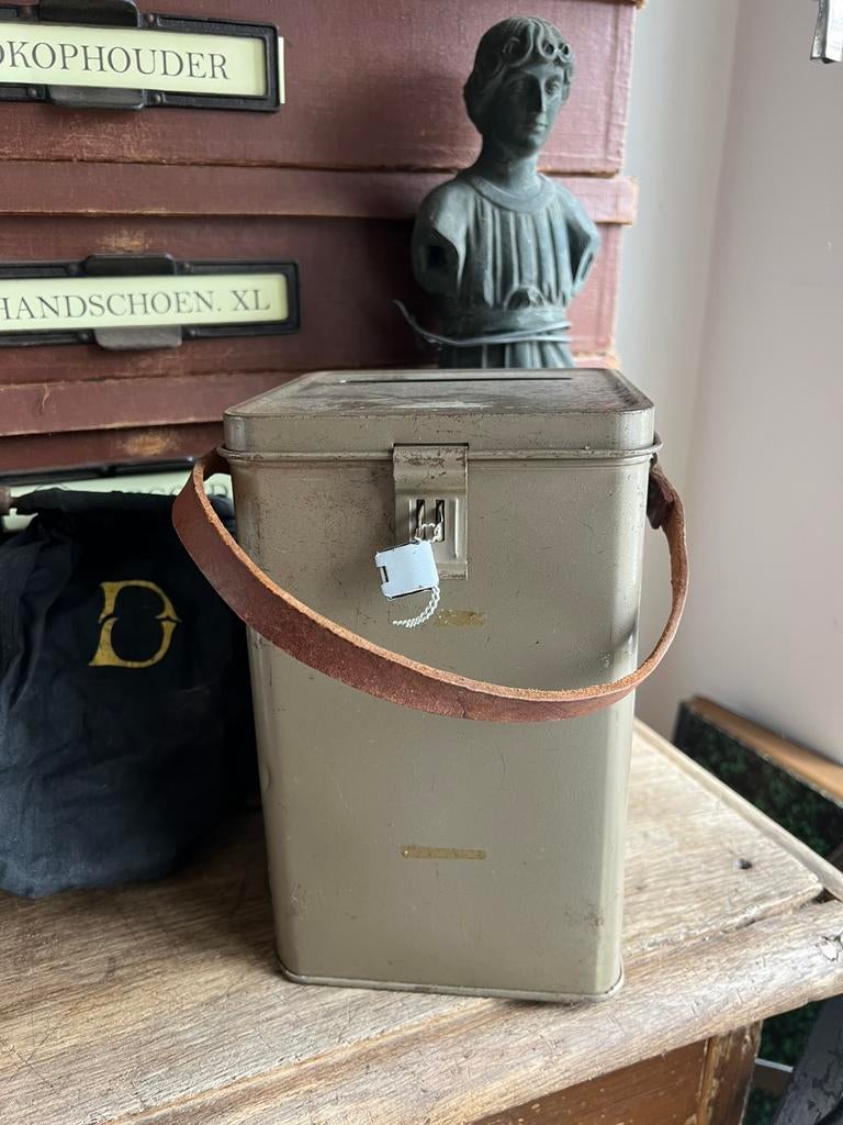 OUDE ROBUUSTE COLLECTEBUS, Antiek en Kunst, Curiosa en Brocante, Ophalen of Verzenden