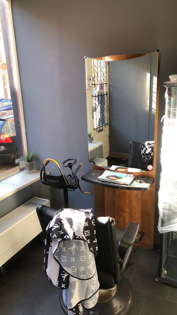 Kapper stoel en spiegel
