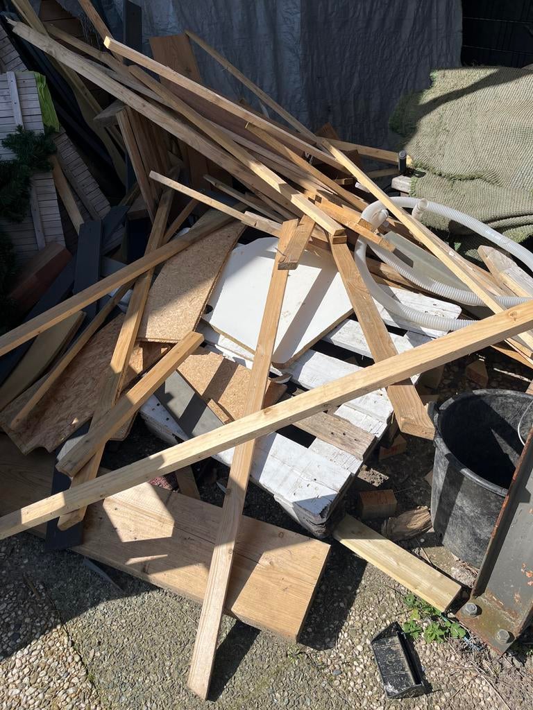 Gratis hout voor paasvuur of vuurkorf, Minder dan 3 m³, Ophalen, Overige houtsoorten, Blokken