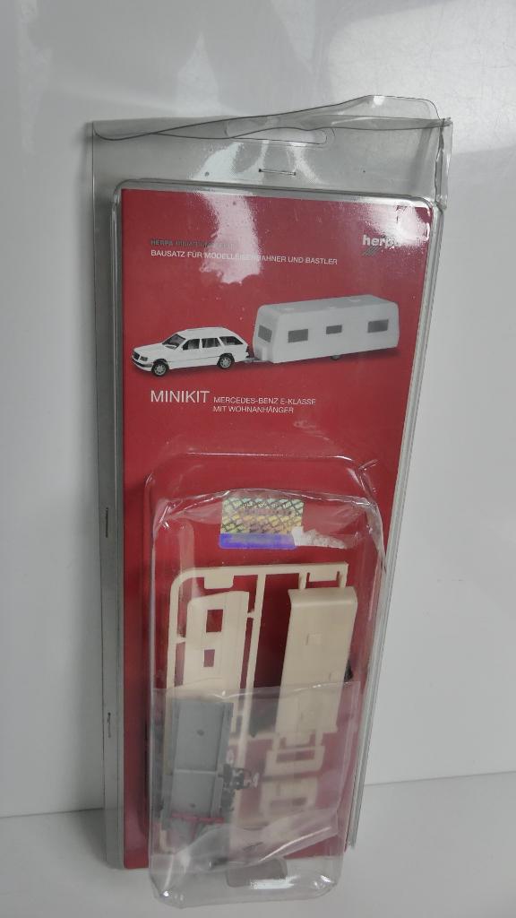 Herpa H0 bouwpakket Mercedes -Benz E klasse met caravan, Overige merken, Gebruikt, Verzenden, Overige typen