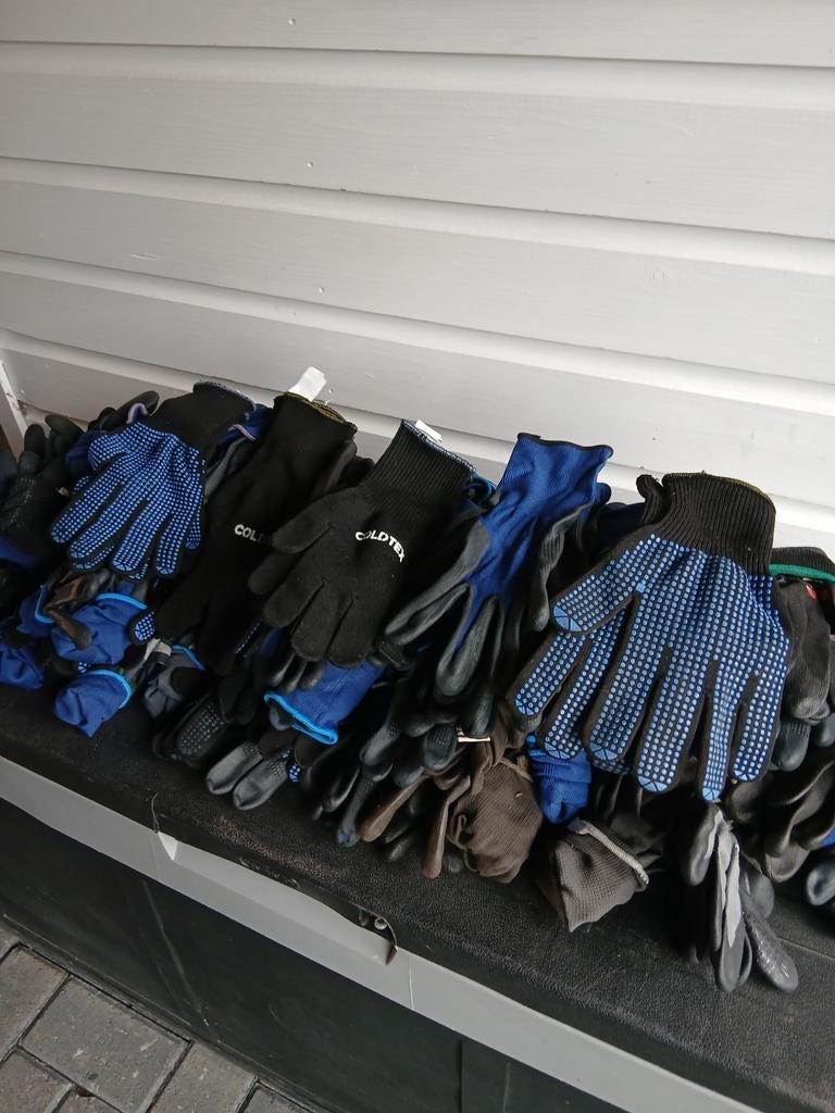 95 paar werkhandschoenen in diverse maten, schoon, Tuin en Terras, Werkkleding, Ophalen, Zo goed als nieuw, Handschoenen