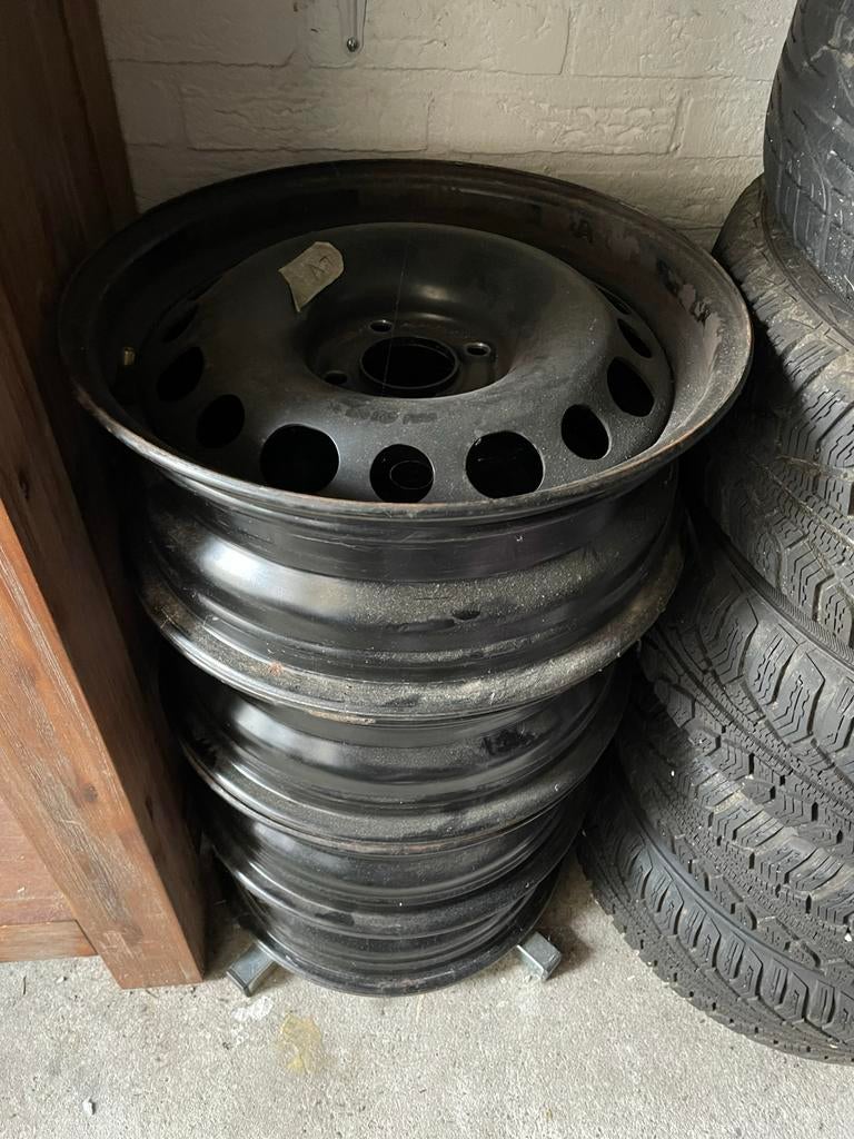 Opruimactie: Stalen velgen 16 inch (4) met banden 175/60 R15, Gebruikt, Velg(en), 16 inch, Personenwagen