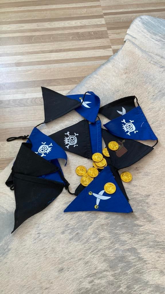 Piraat vlaggen lijn, Ophalen, Zo goed als nieuw