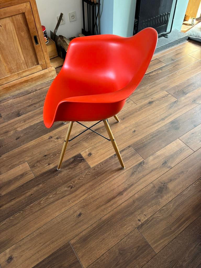 Eames stoelen Vitra 2 stuks /Orgineel!, Huis en Inrichting, Stoelen, Modern design, Gebruikt, Twee, Rood