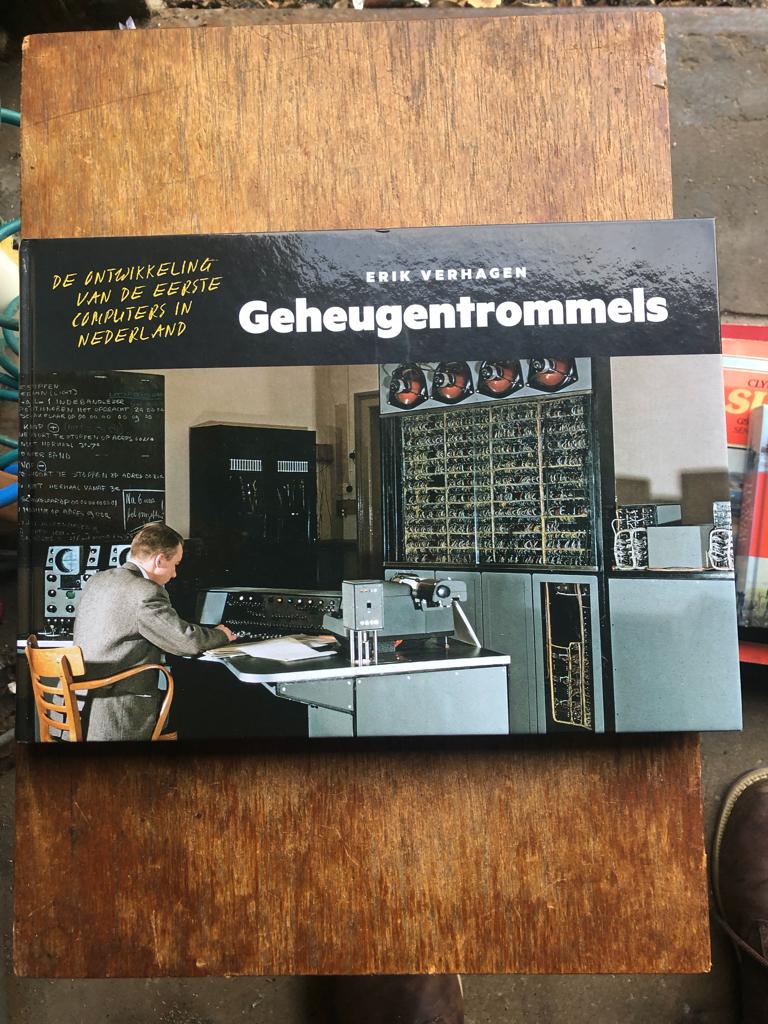 Geheugentrommels ; boek over geschiedenis Computers, Boeken, Informatica en Computer, Ophalen of Verzenden, Zo goed als nieuw