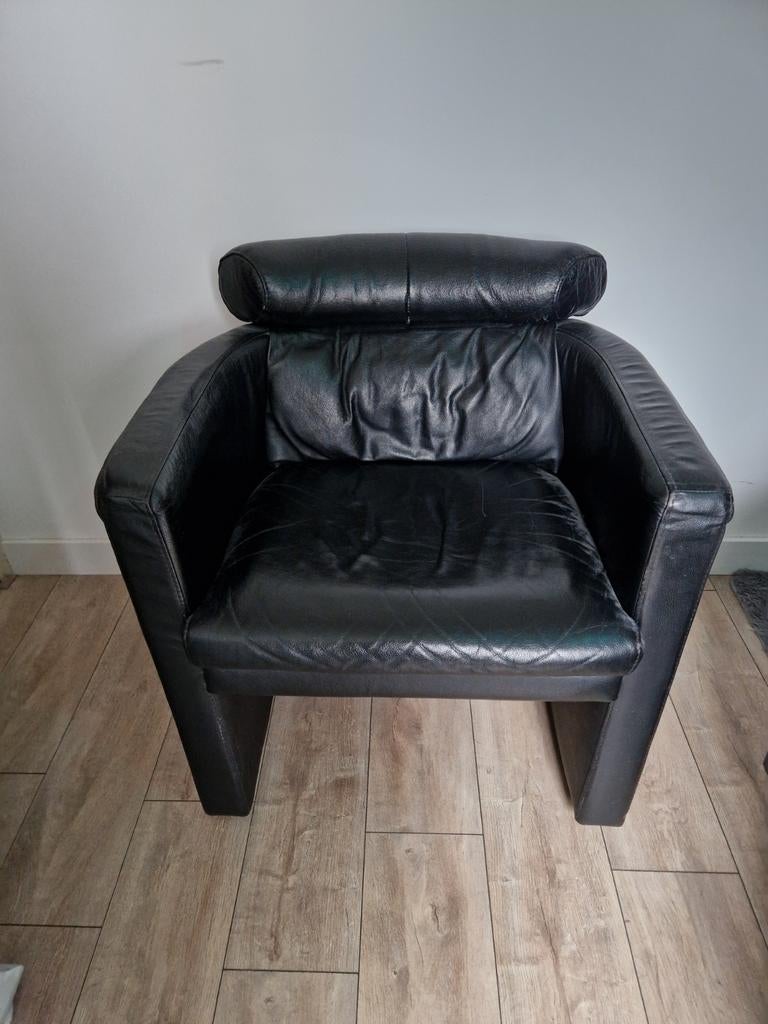 Zwart leren fauteuil, Ophalen, 75 tot 100 cm, 50 tot 75 cm