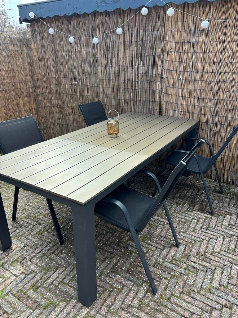 Tuintafel met 4 stoelen - Gebruikt maar stevig, Tuin en Terras, Tuintafels, Ophalen, Gebruikt, Rechthoekig, Metaal