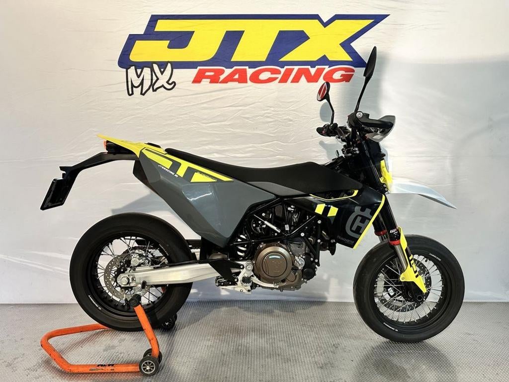 Husqvarna 701 SUPERMOTO (bj 2024), 693 cc, Motorrijbewijs A, Bedrijf, Onbekend