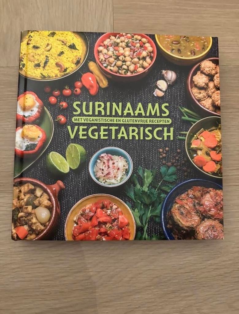 Surinaams vegetarisch kookboek, Boeken, Ophalen of Verzenden, Zo goed als nieuw, Overige gebieden, Vegetarisch