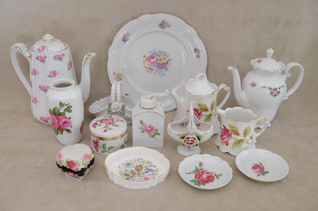 floraal roosjes servies  vintage brocante porselein, Ophalen of Verzenden, Overige stijlen, Porselein, Schaal of Schalen