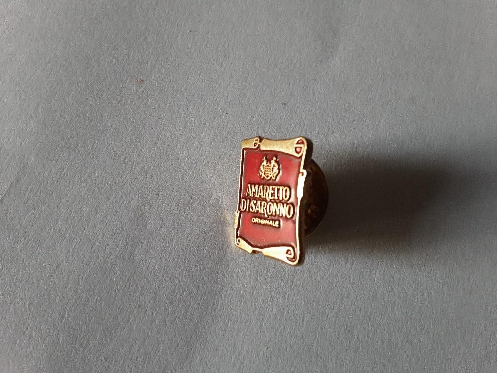 AMARETTO DISARONNO pin, Ophalen of Verzenden, Zo goed als nieuw, Gebruiksvoorwerp