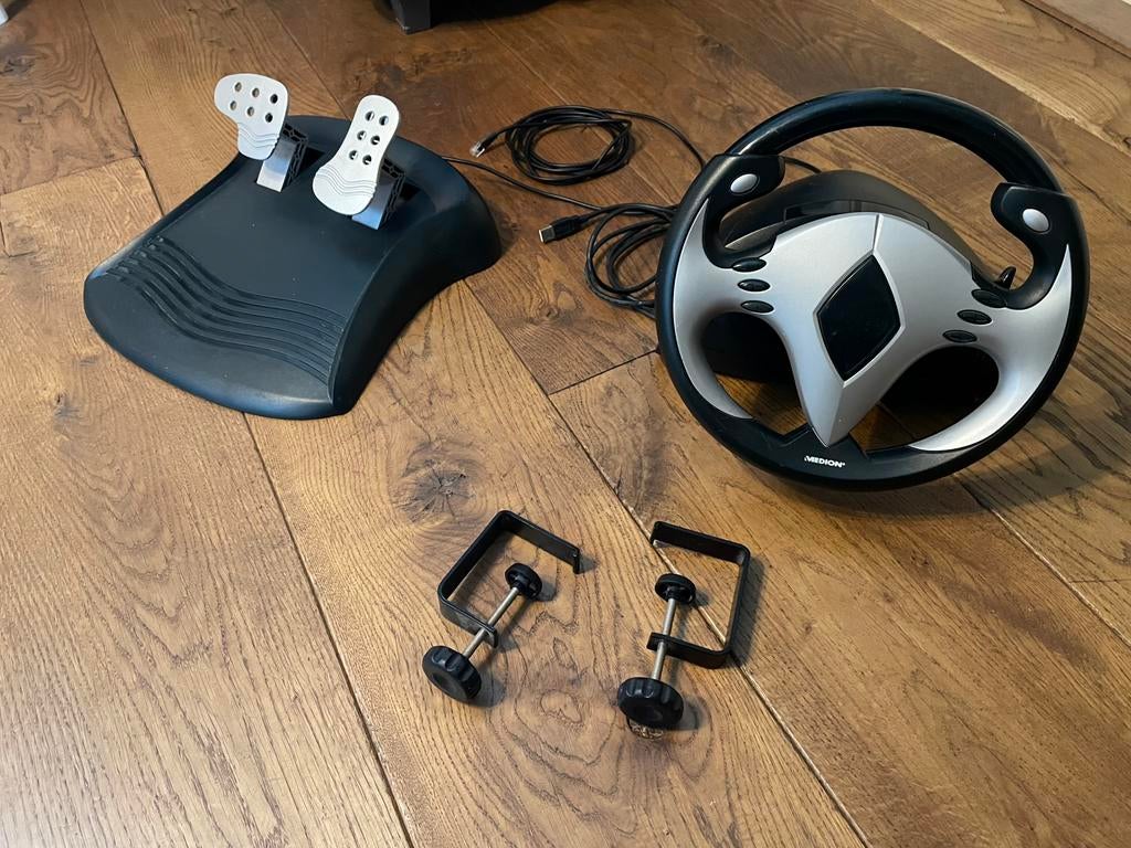 Racestuur met pedalen. Md 9435  Medion, Ophalen, Zo goed als nieuw