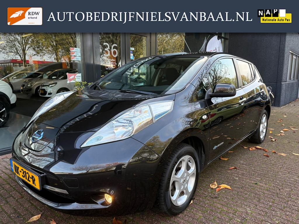 Nissan LEAF Acenta 30 kWh 64Dkm NAP/Navi/Cruise/Clima/Camera, Stof, Gebruikt, 199 km, Zwart
