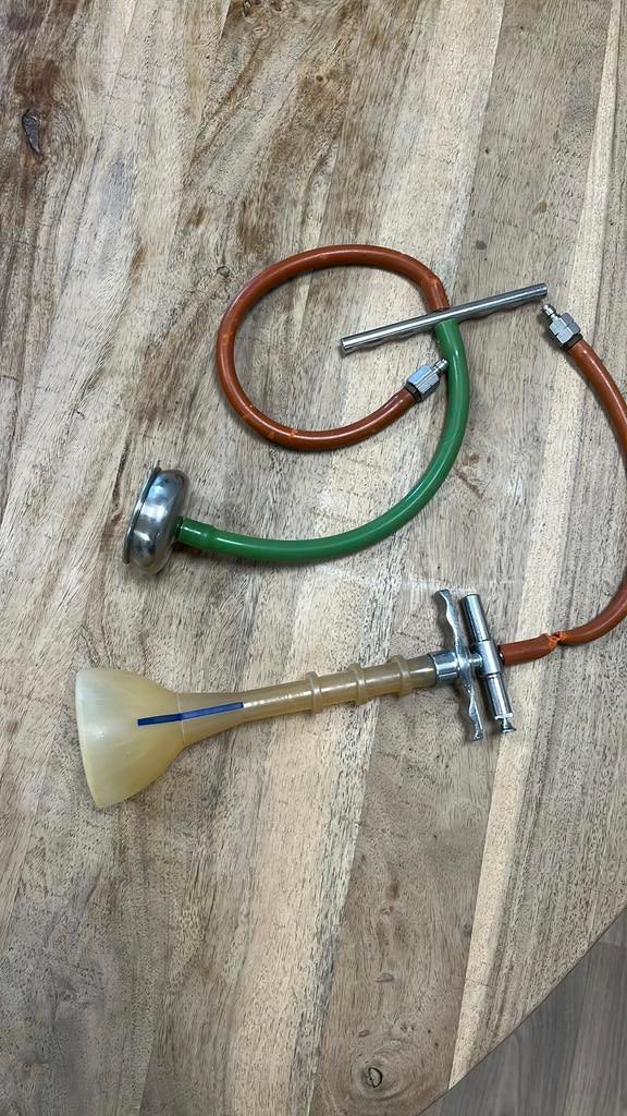 Antieke cup voor vacuumpomp, Ophalen of Verzenden