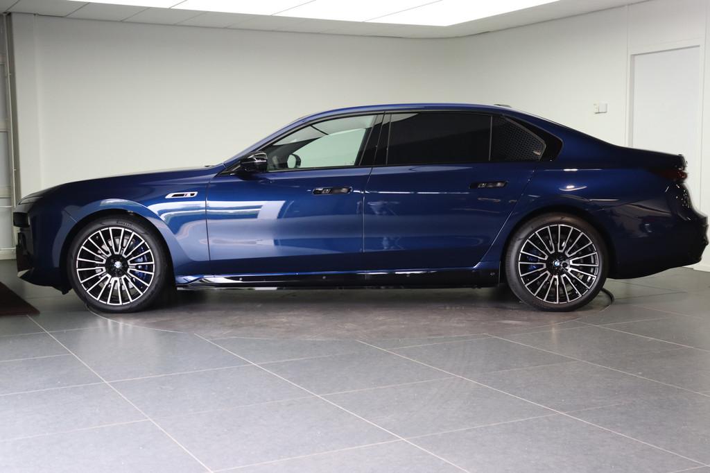 BMW i7 M70 xDrive High Executive / Panoramadak Sky Lounge /, Gebruikt, Zwart, Met garantie (alle), Blauw