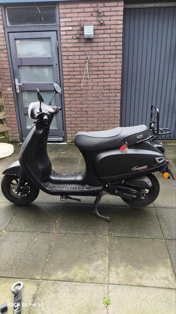 GTS Toscane Dynamic scooter, weinig kilometers, Fietsen en Brommers, Scooters | Overige merken, Maximaal 45 km/u, Ophalen of Verzenden