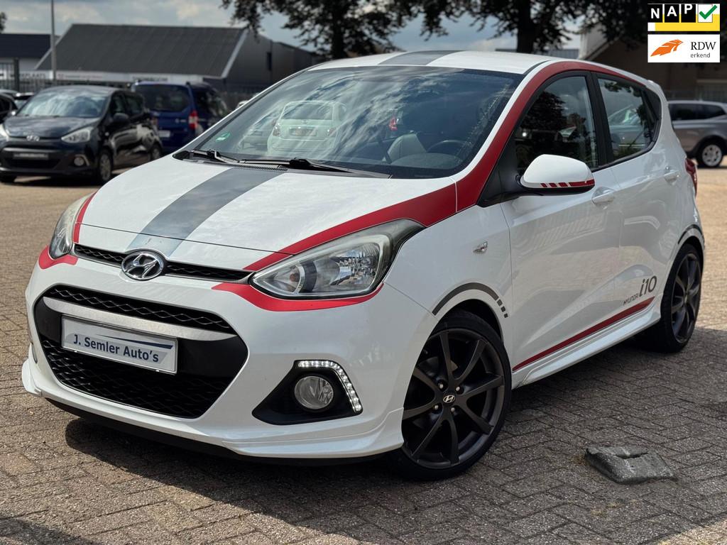 Hyundai I10 1.2i SPORT EDITION LED AIRCO STUUR/STOELVERW. 87, Auto's, Voorwielaandrijving, Gebruikt, 916 kg, Wit