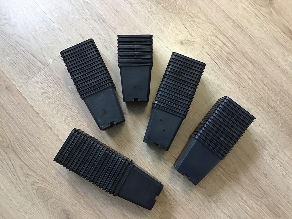 Stevige 75 stuks Kweekpotjes stekpotjes P9, gebruikt ......., Tuin en Terras, Kweekspullen, Ophalen, Gebruikt, Kweekbak