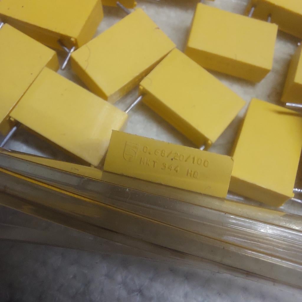 Philips MKT condensatoren nieuw. 0.68 uF/100v - 0,068uF/250v, Ophalen of Verzenden, Nieuw