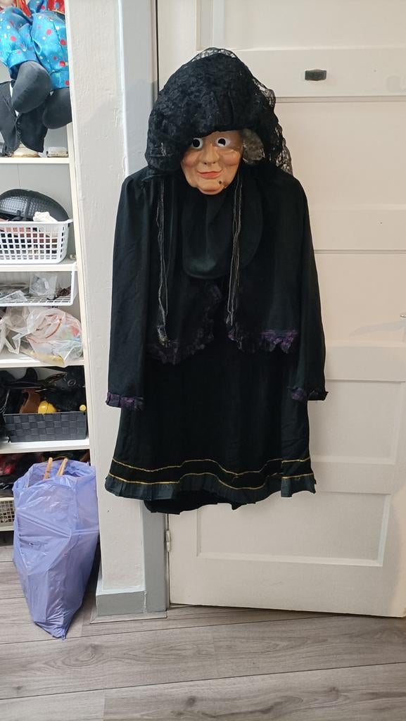 Oma/ oude wijzen kostuum zelfgemaakt, Kleding | Dames, Ophalen of Verzenden, Gedragen, Carnaval, Kleding