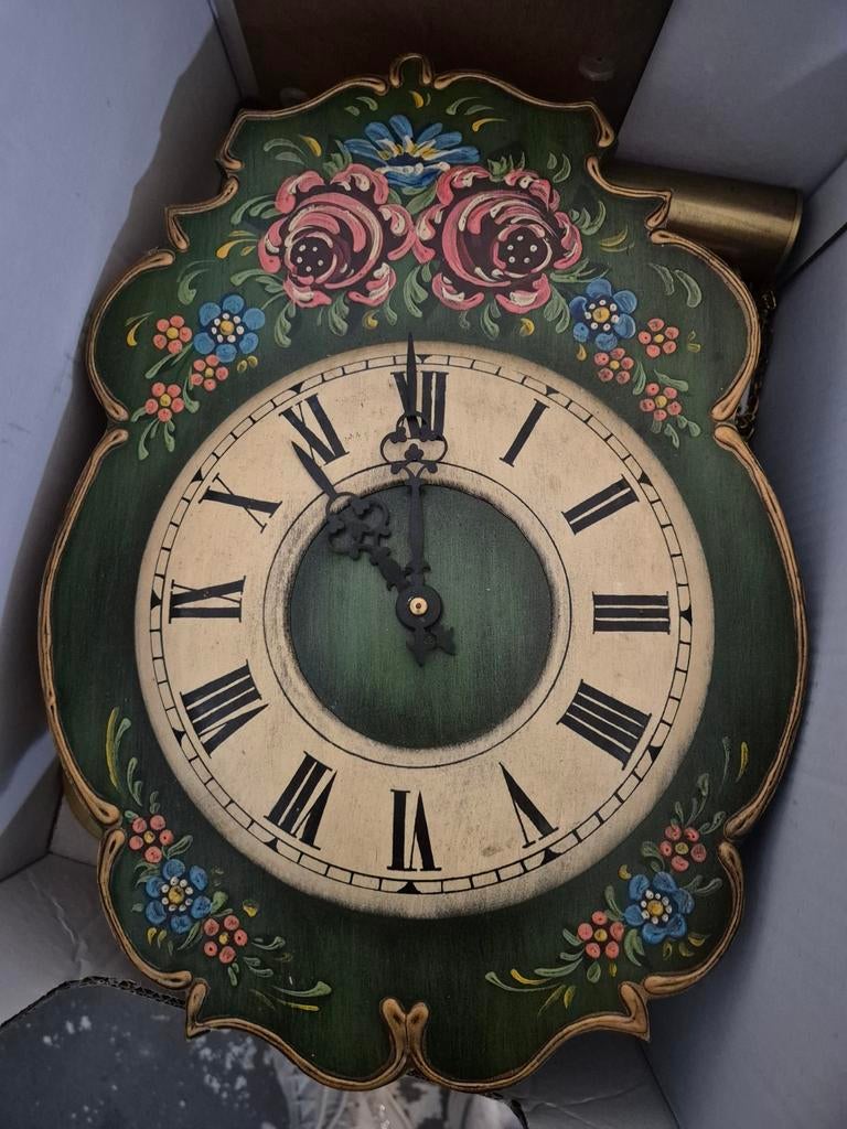 Mooie beschilderde klok - Afstellen nodig, Ophalen of Verzenden