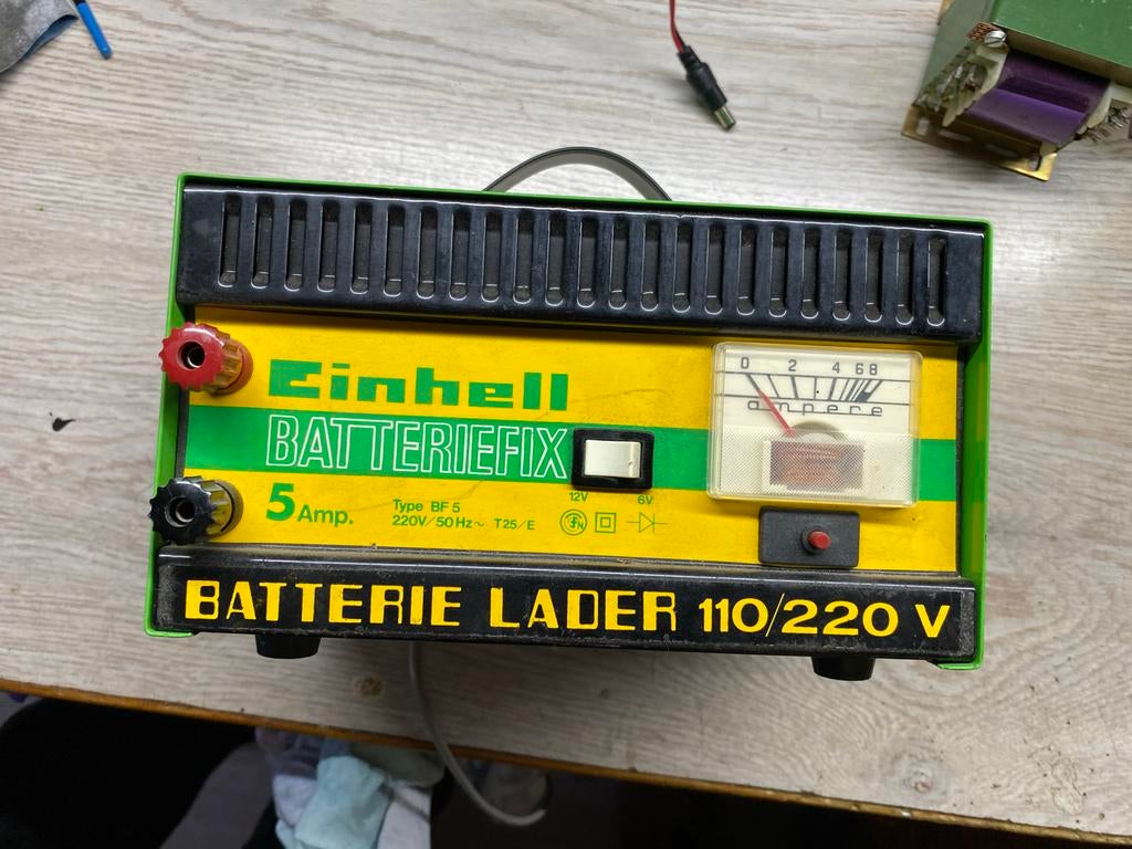 Robbe & Einhell Acculaders - 6-12 Volt, Ophalen of Verzenden, Gebruikt, Universele onderdelen