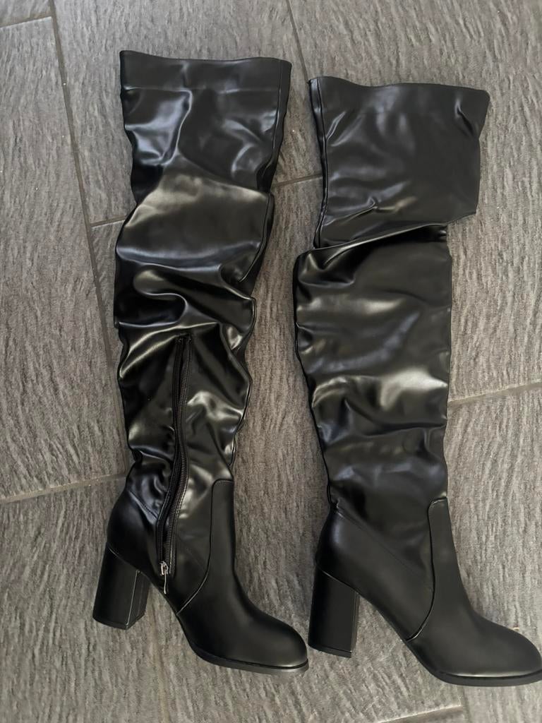 Nieuwe laarzen over de knie maat 37, Ophalen of Verzenden, Zo goed als nieuw, Zwart, Hoge laarzen